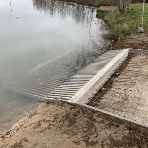 Création d'un embarcadère pour mise à l'eau de barque