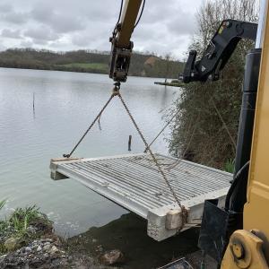 Création d'un embarcadère pour mise à l'eau de barque